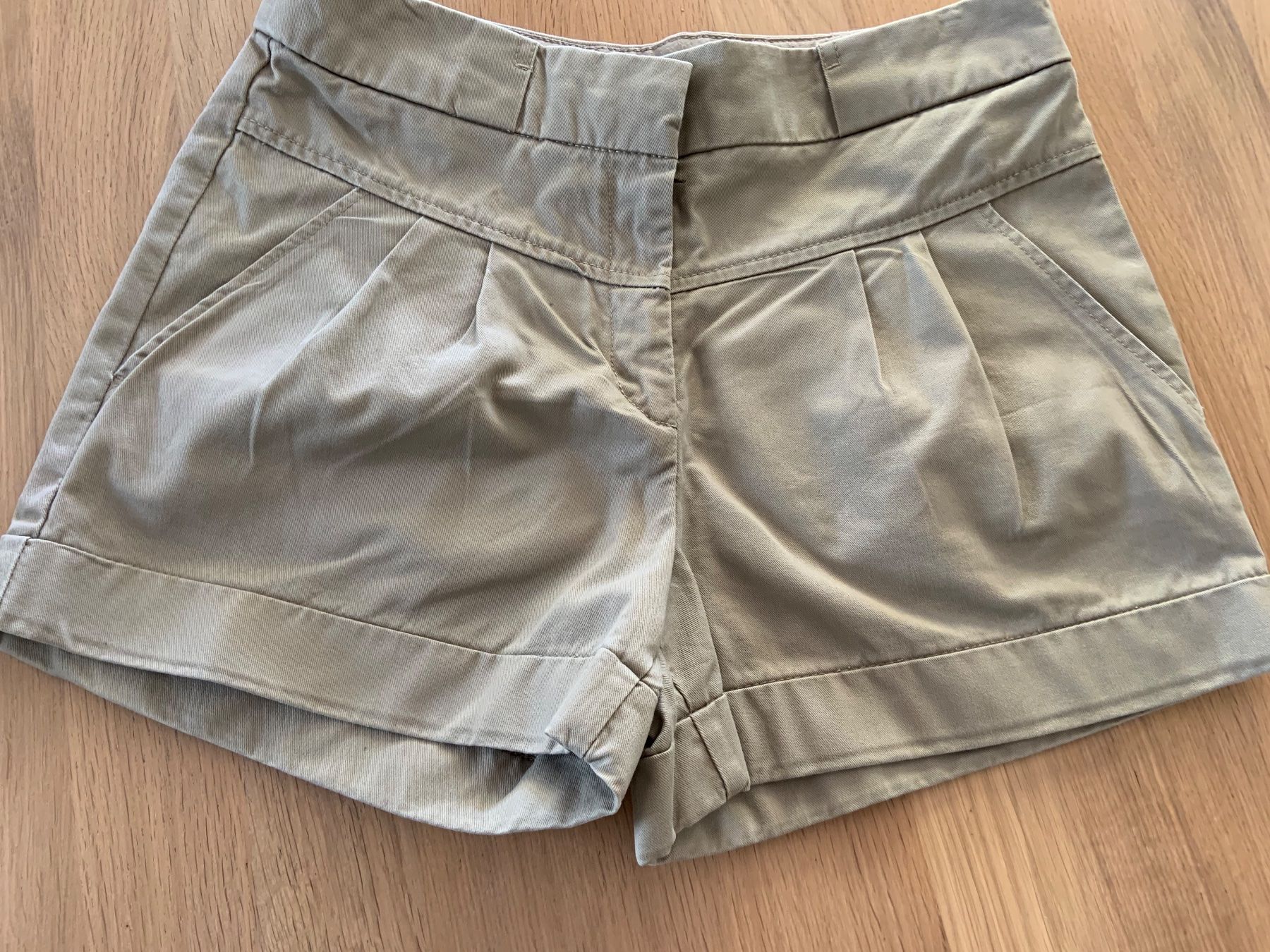 Pantaloni: Short – Usato da Ecublens VD venduto da timily