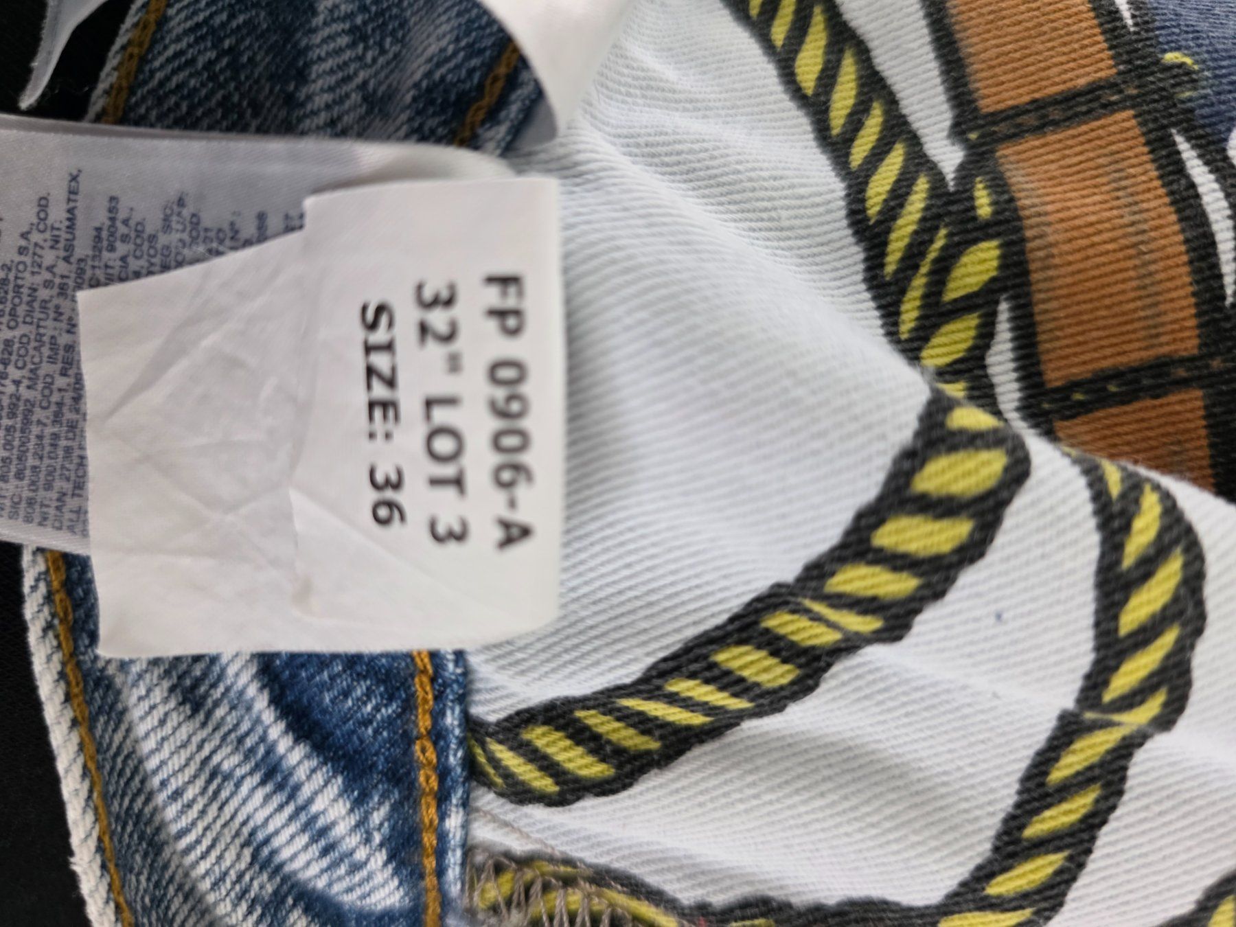 Tommy Hilfiger Jeans: Tommy Jeans 90s Capsule Collection – Gebraucht aus Winterthur von Karakartal90 3