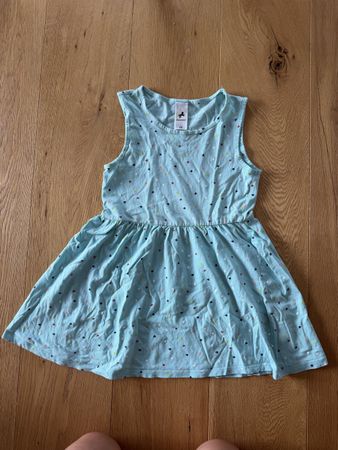 Kleid Palomino Herzmuster Grösse 128 neuwertig