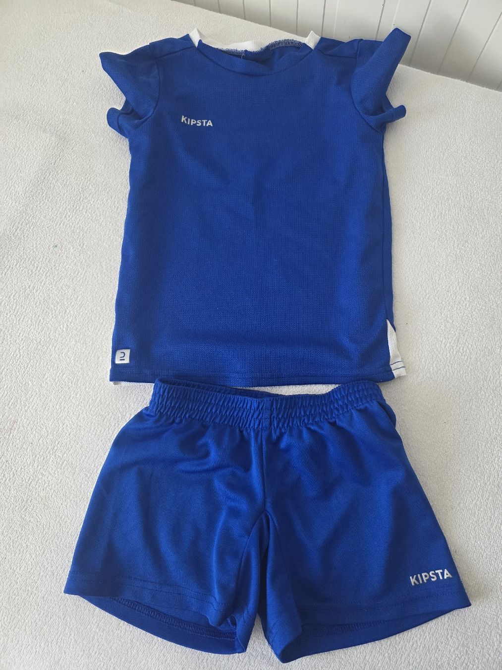 Scarpe, pantaloni & magliette da ginnastica:  Fussball Set 110 – Usato da Tann venduto da Gyzer6