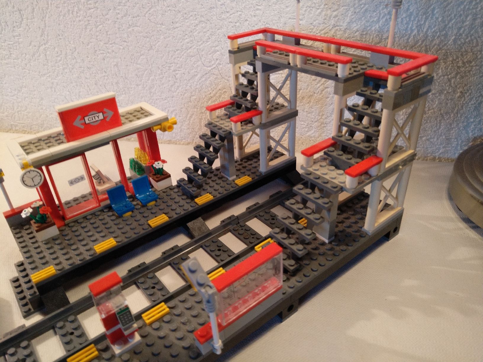 Lego Baukästen: Lego - Gare 7938 – Gebraucht aus Les Brenets von LEGOFOREVER 2