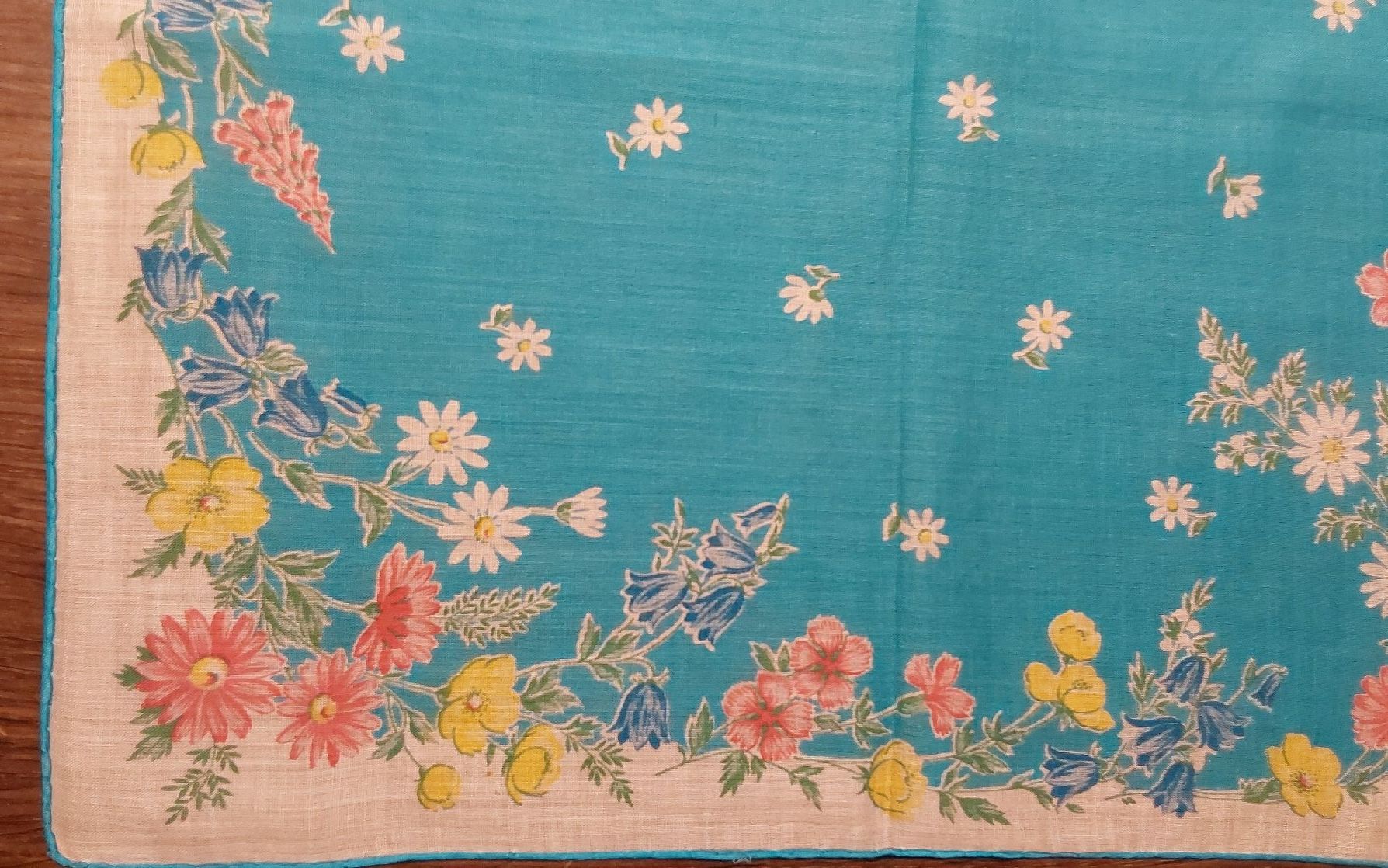 Sonstige Kleidung & Accessoires: Taschentuch Motiv Blumen – Neu und originalverpackt aus Köniz von scopello12 1