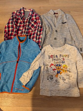 Pullover/Hemd/Jaket/Faserpelz 4-teilig Gr. 110