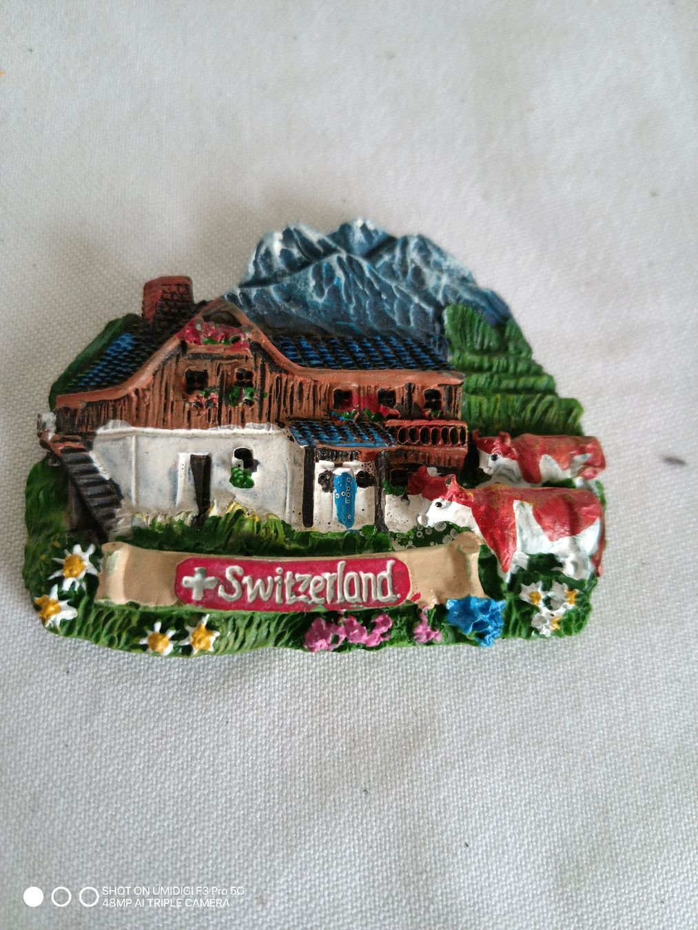 Statuette: Souvenir Schweiz Chalet Kühe Berge – Nuovo (secondo la descrizione) da Aarwangen venduto da to-hirschi