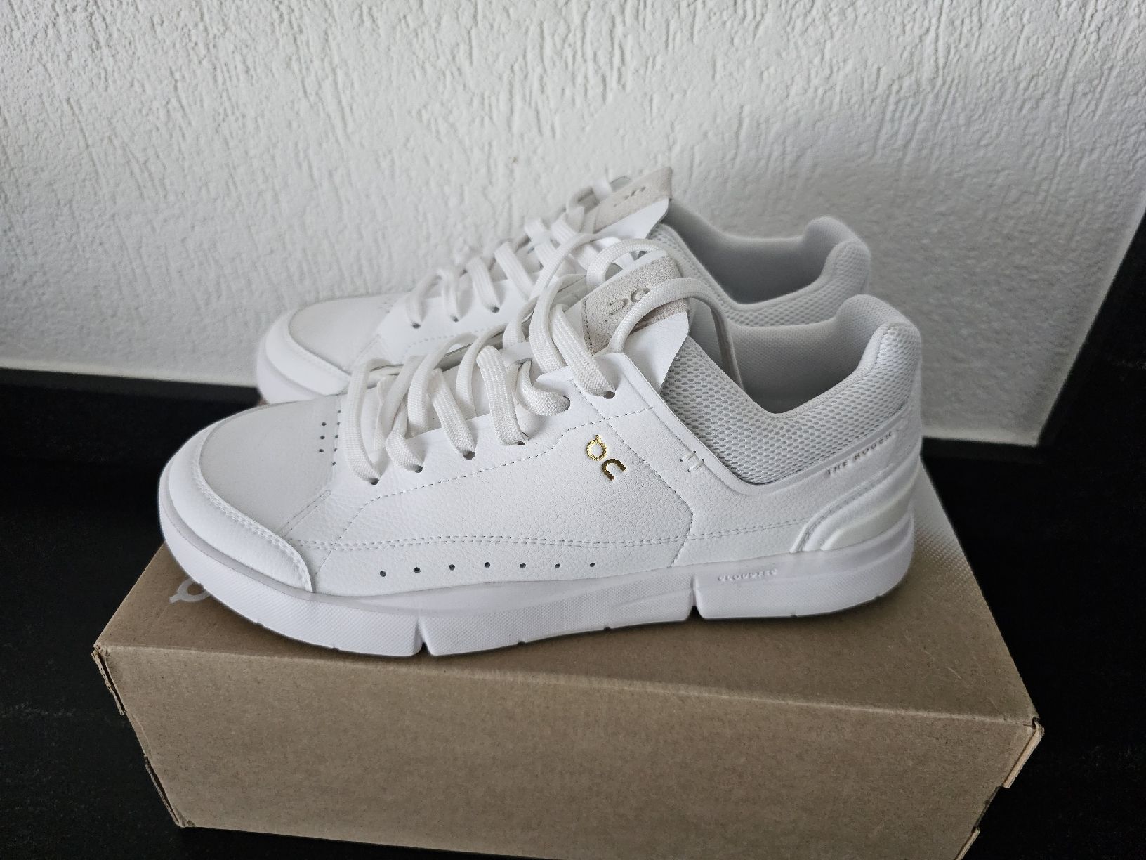 On Scarpe da uomo: ON The Roger taille 42 – Nuovo (secondo la descrizione) da Attalens venduto da mar_rq8k 1