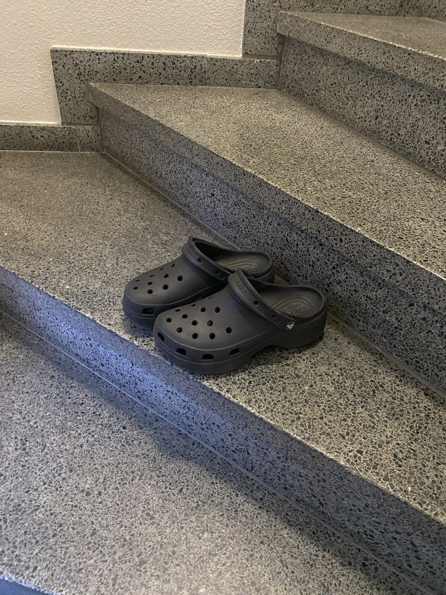 Crocs Scarpe da donna: Crocs schwarz 38/39 – Usato da Zürich venduto da SonyDeux