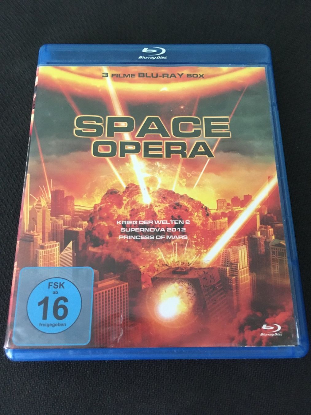 Tutti i DVDs: Space Opera [Blu-ray] – Usato da St.Gallen venduto da MedienJoe