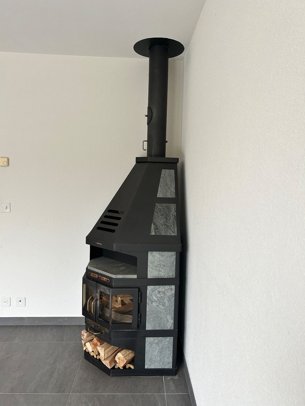 Poêle à bois Romotop avec pierre ollaire (D'occasion) à ChêneBougeries — free download