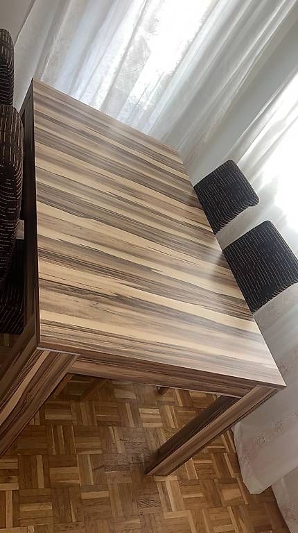 Chaises: Gebrauchter Tisck Inklusive 4 Stühlen – D'occasion à Nürensdorf par ver_2c65