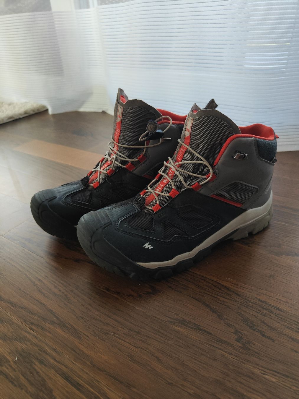 Decathlon Scarpe per ragazzi: Quechua Kinder Wanderschuhe, Grösse 38 – Usato da Villmergen venduto da ElenaRo 4