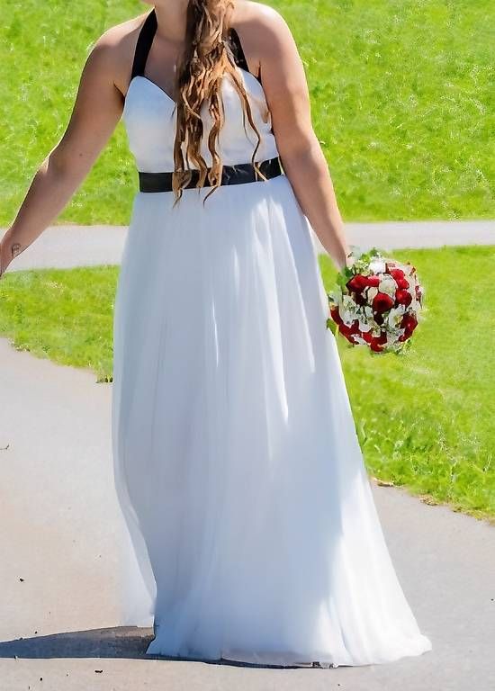 Vestiti: Bratutkleid – Usato da Steinhuserberg venduto da Claudia0695