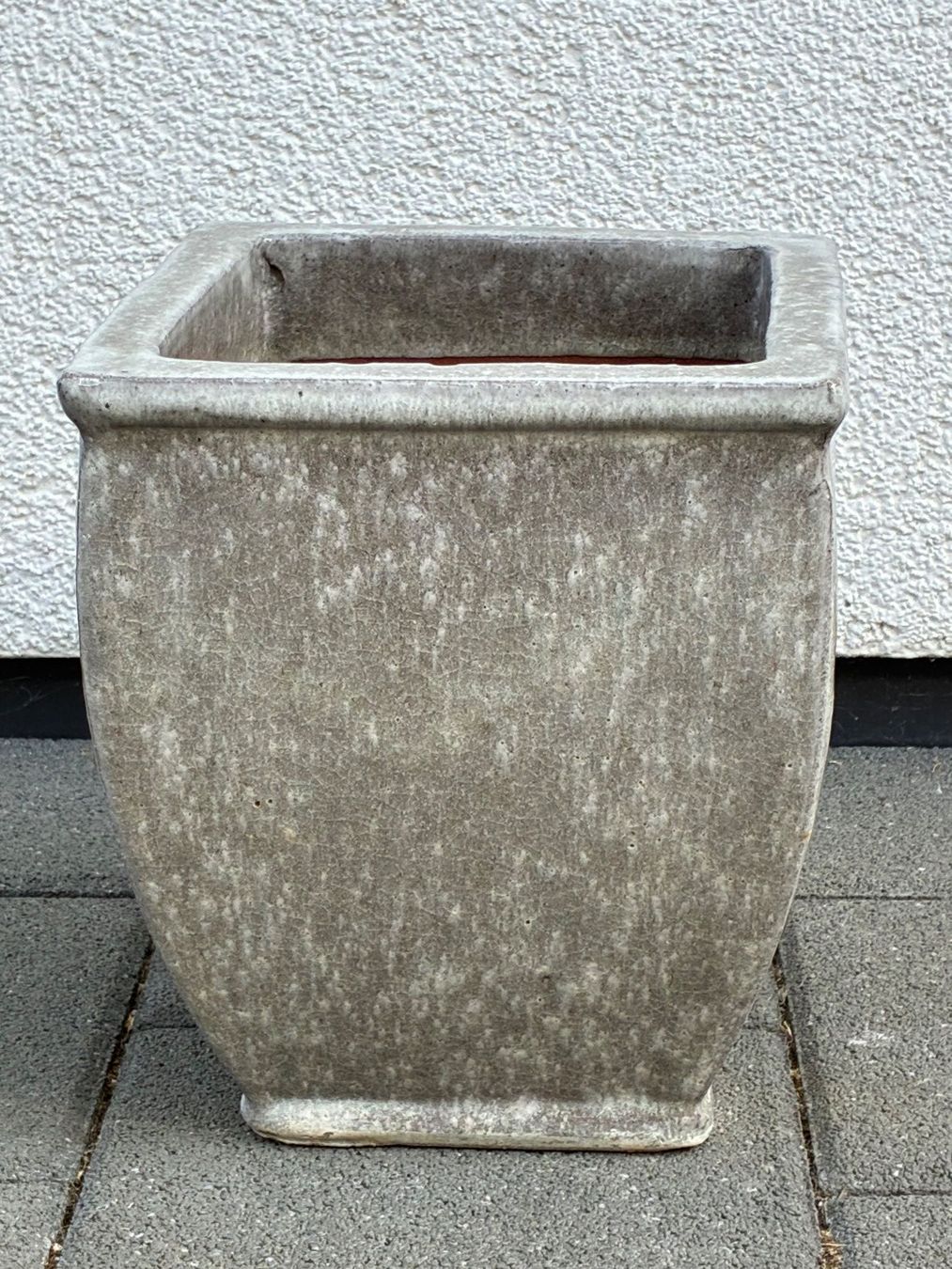 Pots de fleurs: Blumenpflanztopf hellgrau, winterfest, H 28cm, Durchm 23,5cm – D'occasion à Frick par sandra037 3