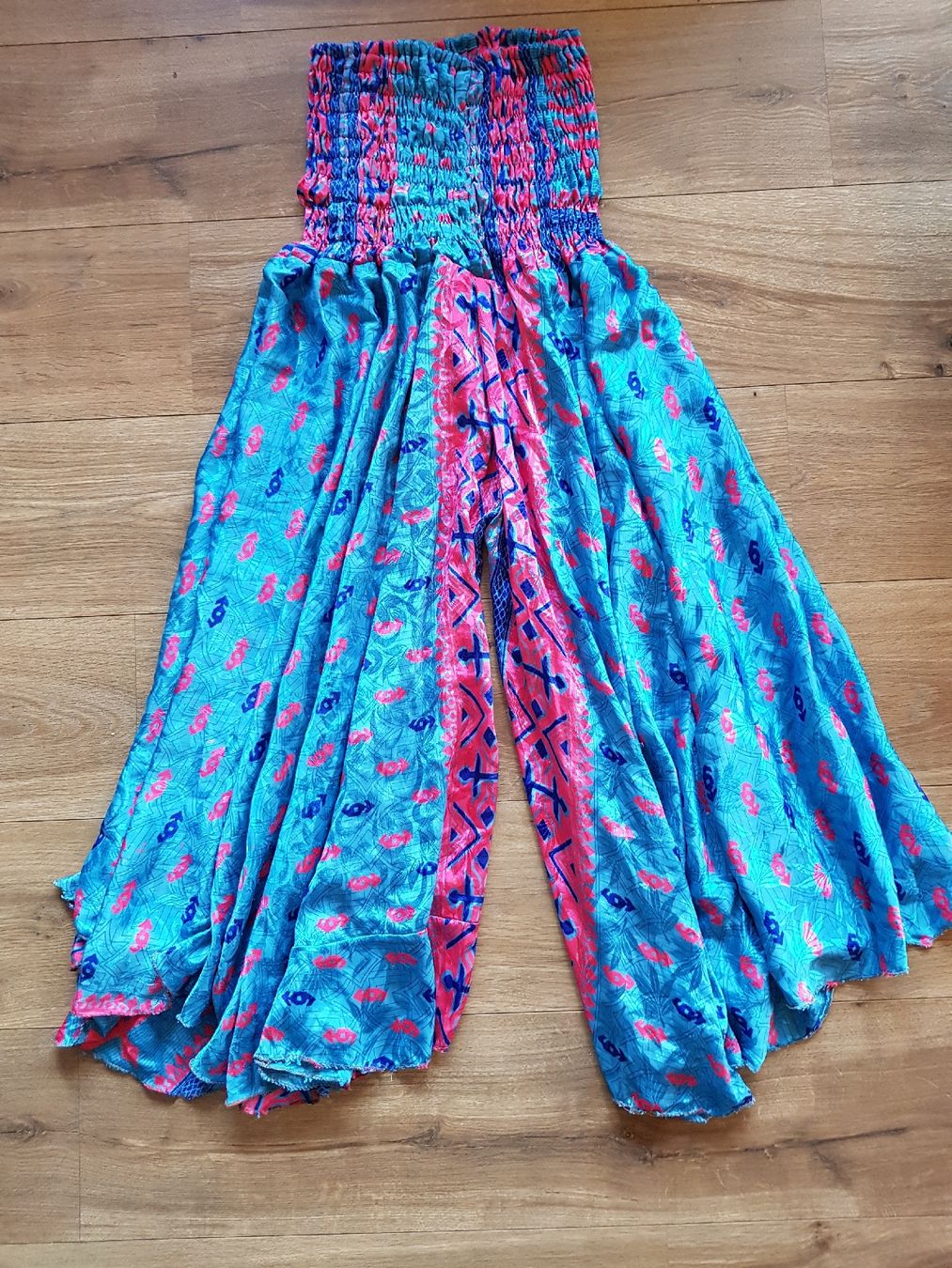 Pantaloni: 100% Soie Pantalon Évasé Taille Unique – Nuovo (secondo la descrizione) da Haute-Nendaz venduto da Violette123 4