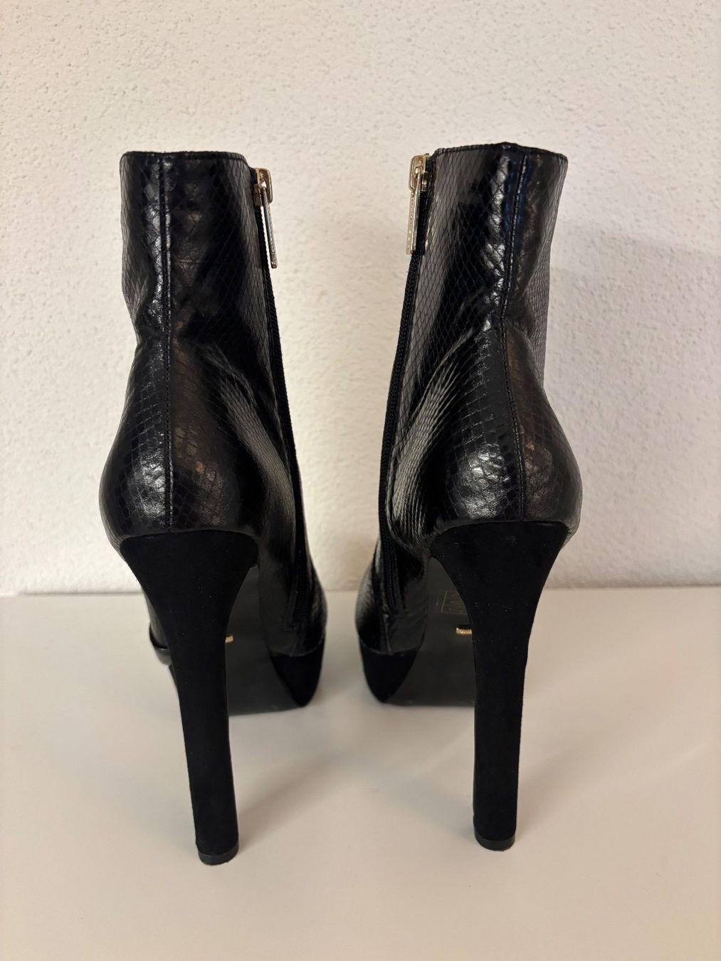 Scarpe da donna: Carvela strut ankle boot 37 - like new – Usato da Zürich venduto da cel_kv7b 2