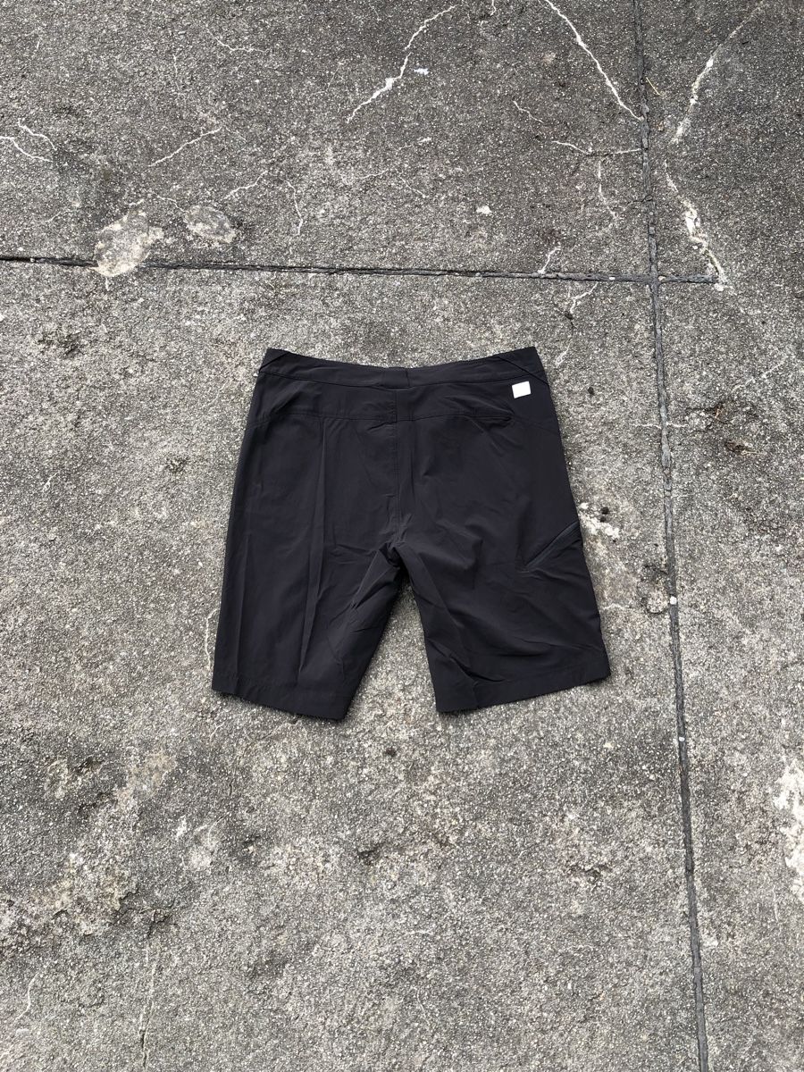 North Face Pantaloni: North Face Shorts – Usato da Fribourg venduto da ann_l9b7 5