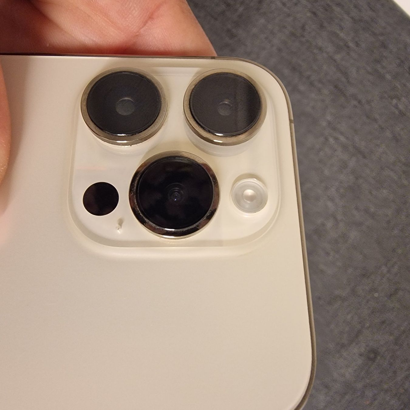 Apple Telefoni cellulari / Smartphones: iPhone 14 Pro, Gold 256 GB neuwertig – Nuovo (secondo la descrizione) da Obergösgen venduto da Neluandi 2