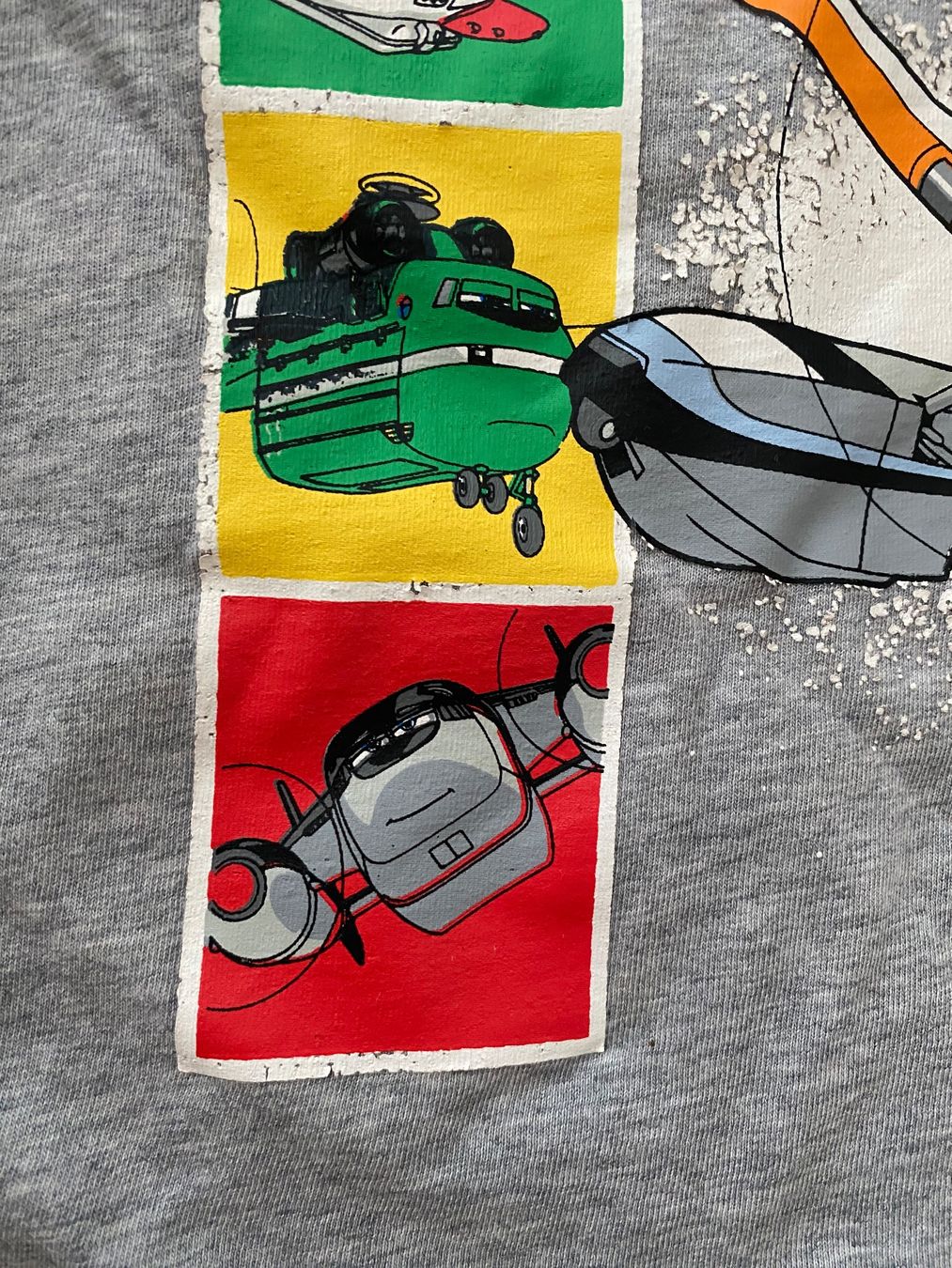 Disney Hemden, T-Shirts & Polos: T-Shirt Planes 2 Grösse 110 – Gebraucht aus Einsiedeln von PaedeK84 3