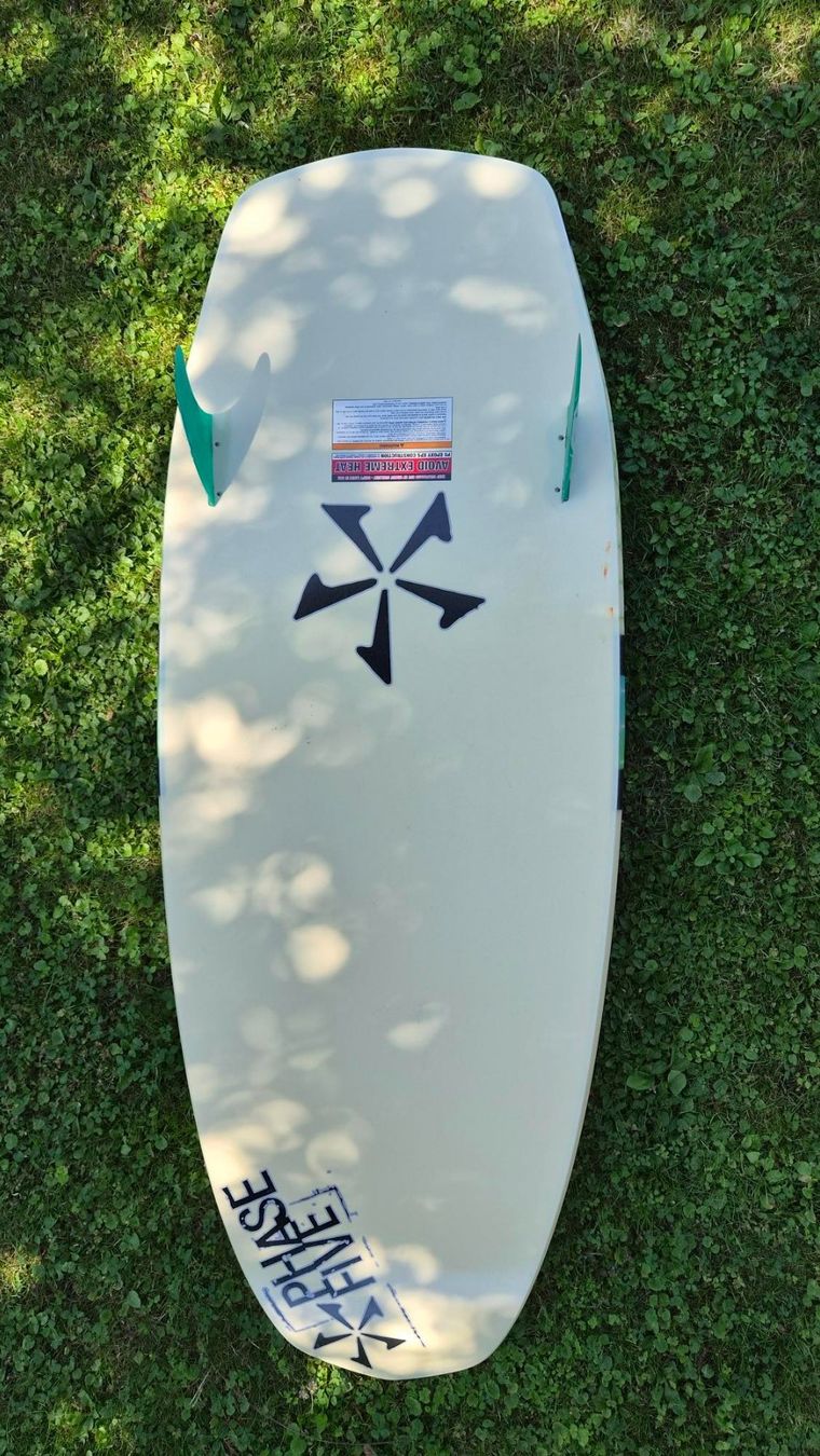 Surfboards & Schwimmbrette: Planche de Wake Surf Phase Five Venom 53,5 – Gebraucht aus Tannay von Alex-ride 1