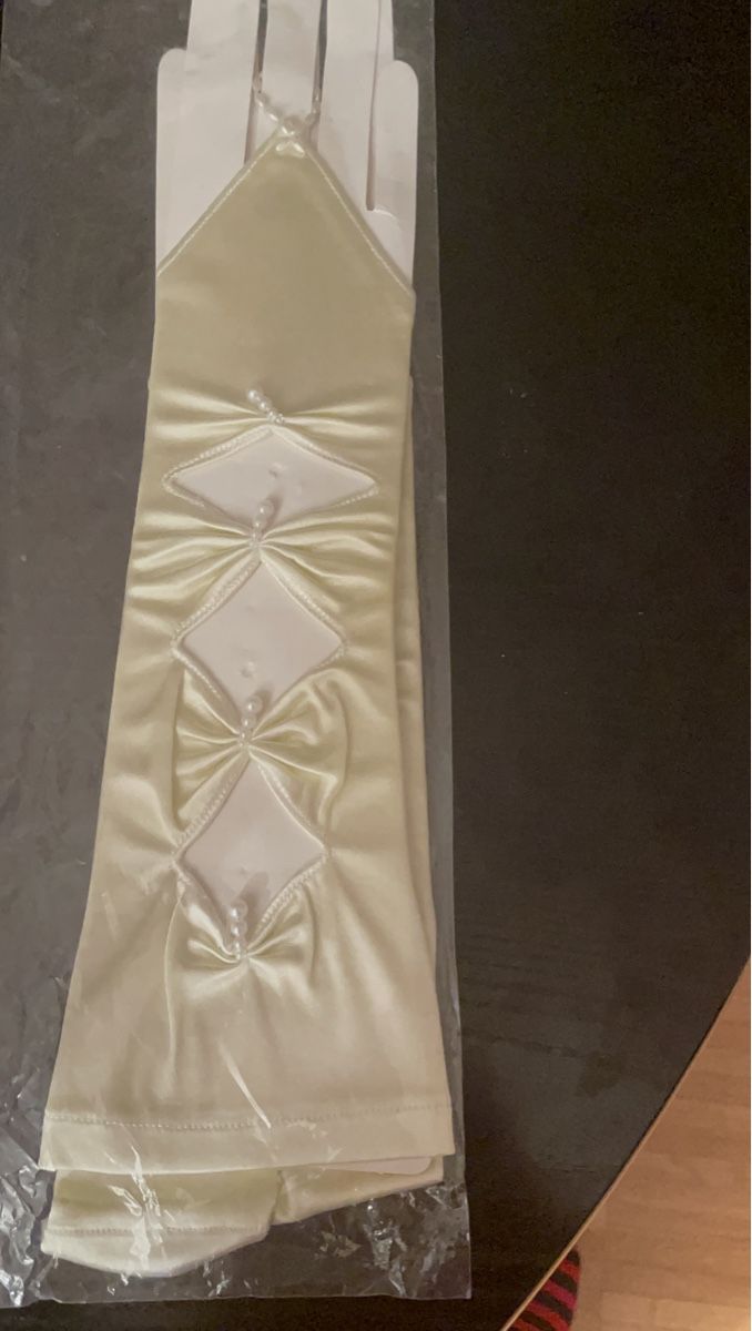 Guanti & manicotti: Hochzeit HANDSCHUHE Ecrue – Nuovo e nell'imballaggio originale da St. Gallen venduto da Martunia 2