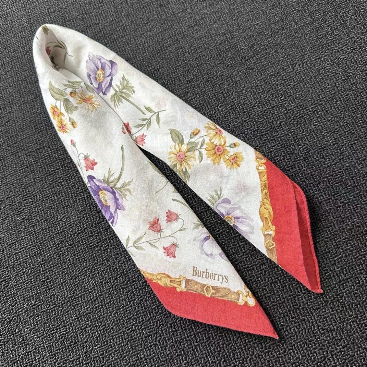 Burberry Foulard & Sciarpe: Burberry Floral Tuch – Usato da Bern venduto da fen_7rn8 1