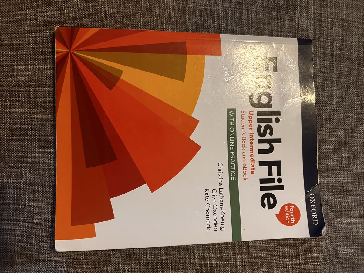 Livres: English File: Upper-Intermediate (fourth edition) – D'occasion à Zürich par funnyfailcat