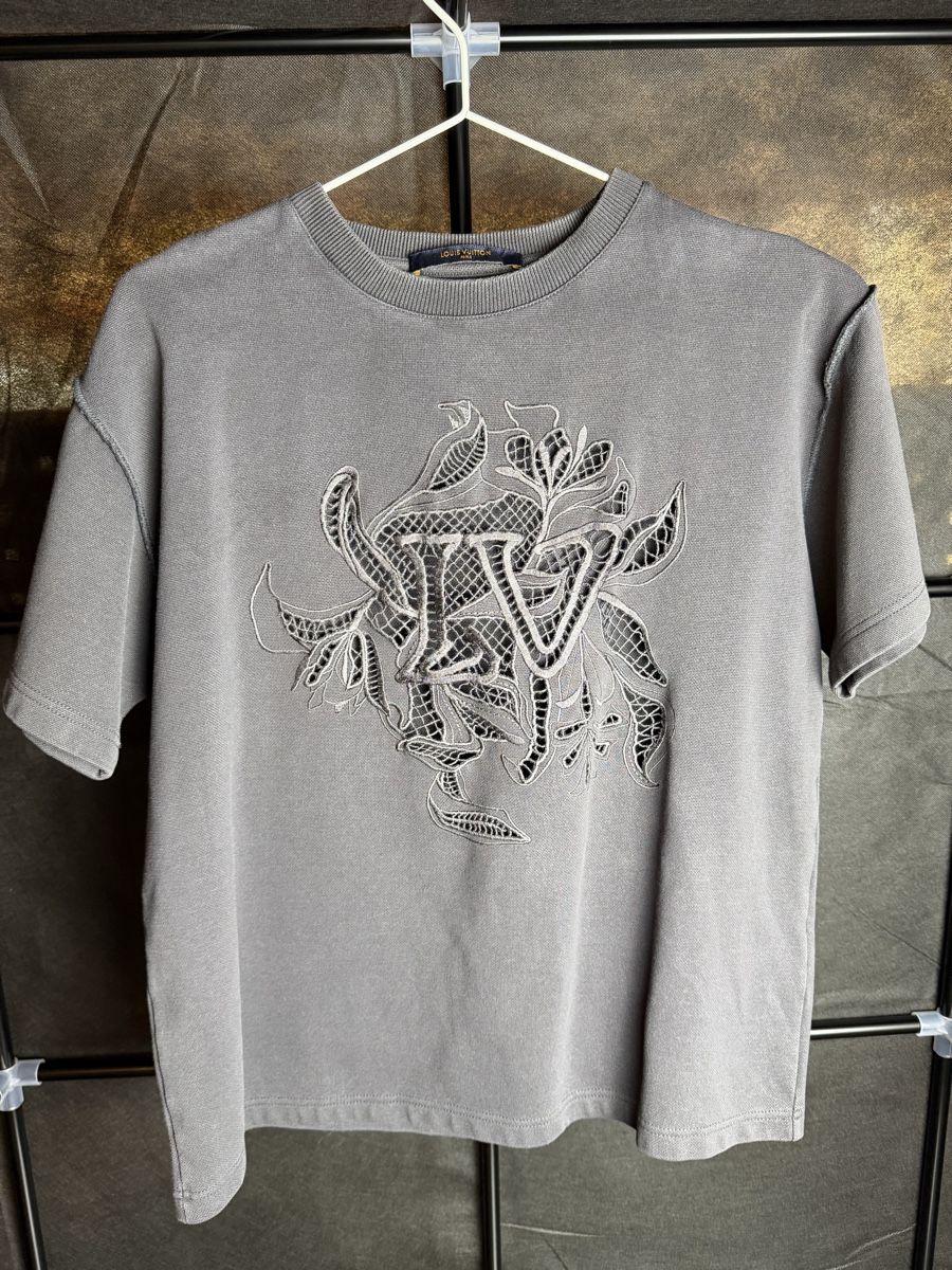 Louis Vuitton T-Shirts: Louis Vuitton T-Shirt – Gebraucht aus Haag (Rheintal) von BNMC.store