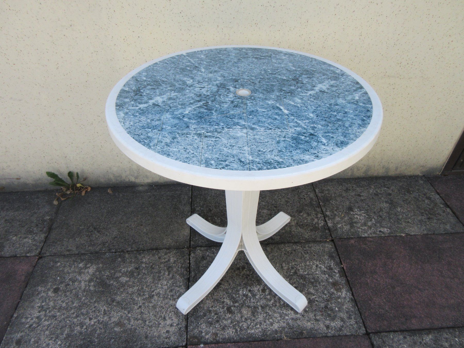 Tavoli: Balkon/Gartentisch – Usato da Kaisten venduto da renault015