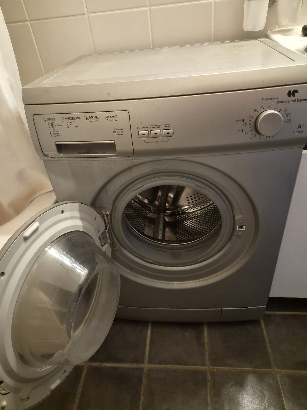 Waschmaschinen: Vend machine à laver  – Gebraucht aus Meyrin von lau_7gwz 1