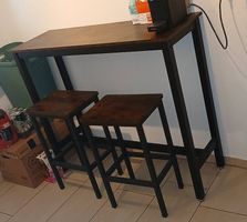 Bartisch mut 2 Hockern