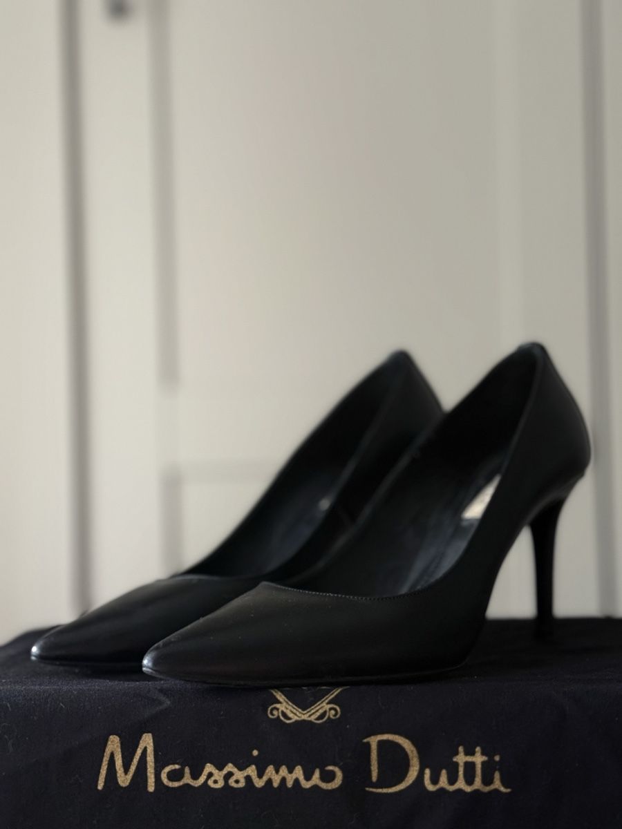 Massimo Dutti Scarpe da donna: Massimo Dutti Leder Pumps Schwarz Grösse 36 – Usato da Langnau am Albis venduto da Nataliehershlag 1