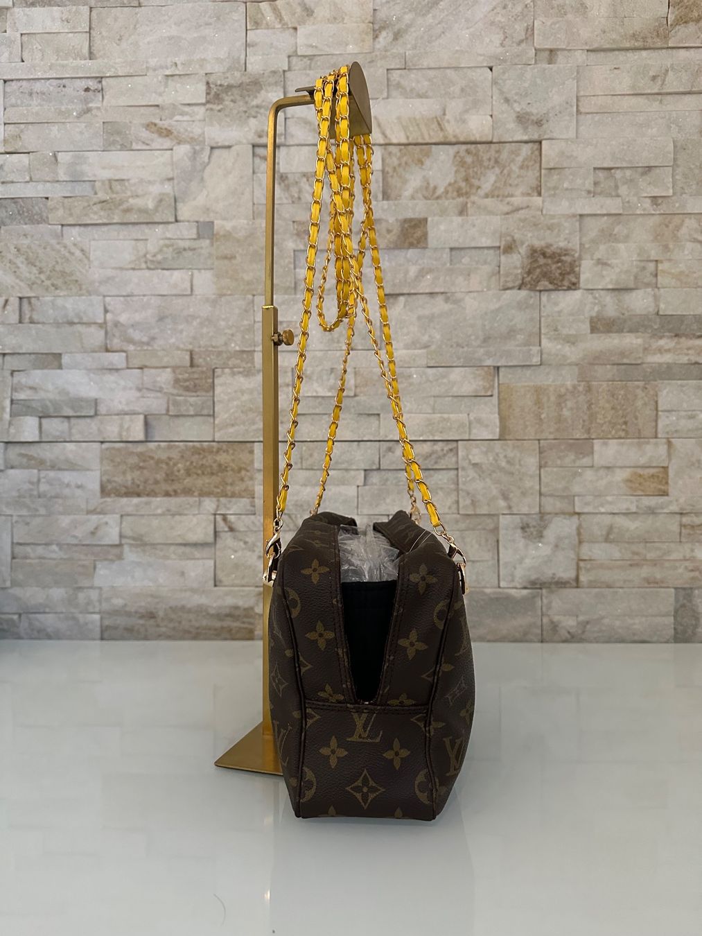Louis Vuitton Taschen für Damen: Louis Vuitton Necessaire - Upcycling Tasche – Gebraucht aus Hittnau von LuxAndMore 5