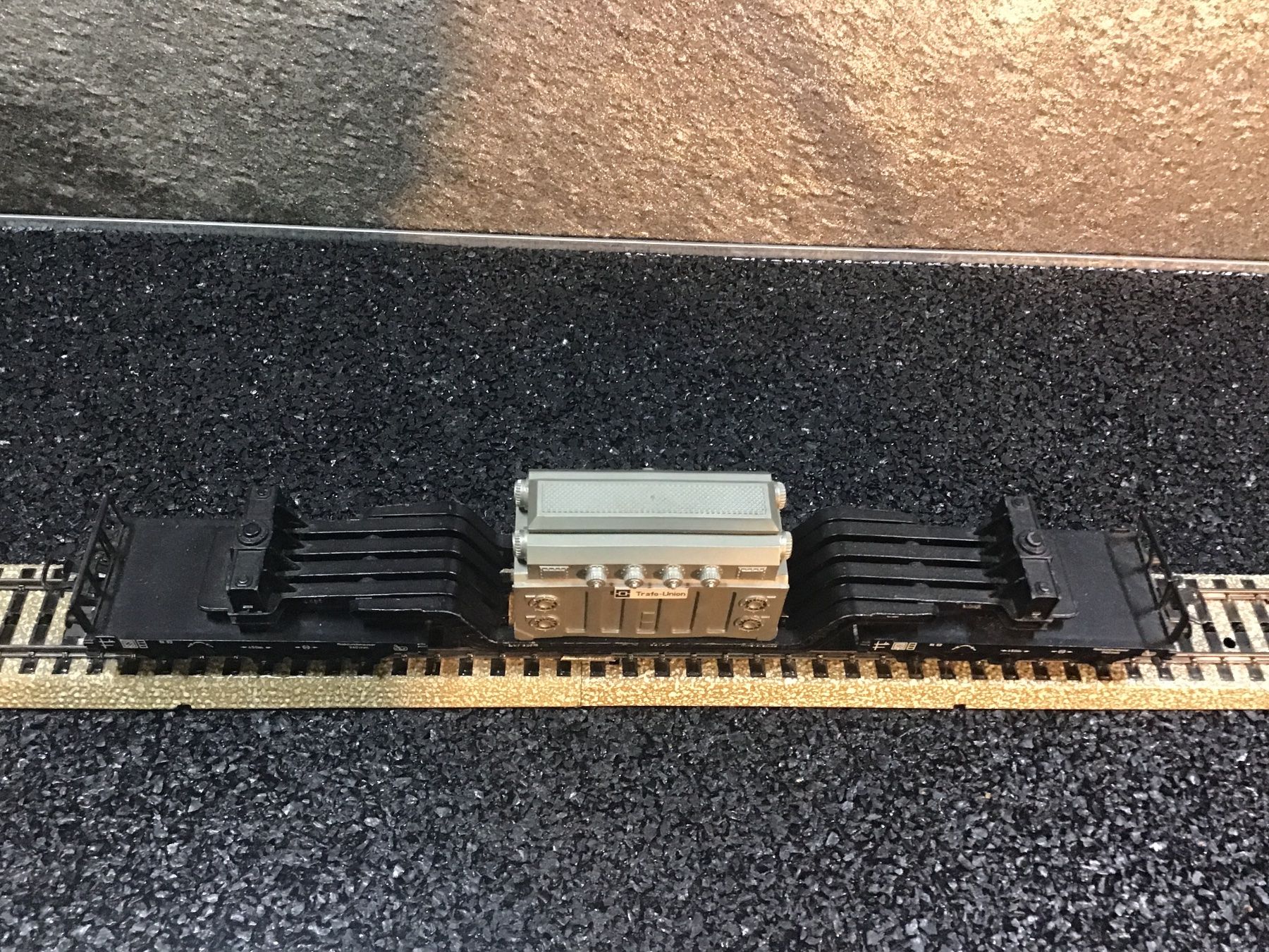 Märklin Modellini di ferrovie: MÄRKLIN H0  TIEFLADEWAGEN MIT TRANSFORMATOR  4617 – Usato da Männedorf venduto da Spezial-Modelle 3