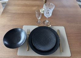 Vaisselle noire moderne Médard de Noblat