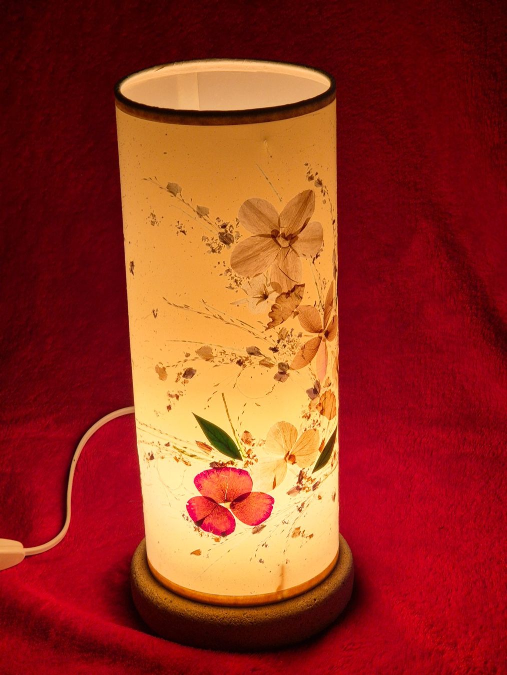 Lampen: Vintage Decorated Parchment Lamp – Gebraucht aus Monthey von McAuthor