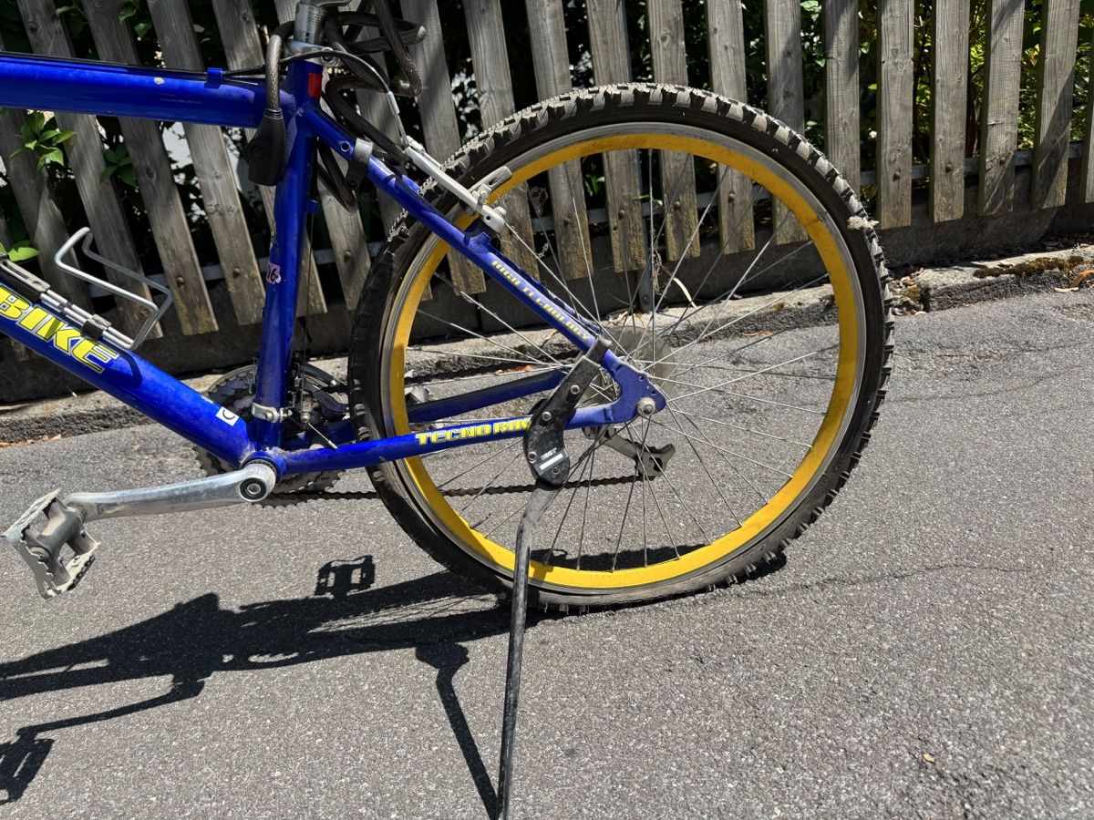 Velos: Kindervelo (ca. ab 12j.) – Defekt aus Fribourg von Papavero_ 3