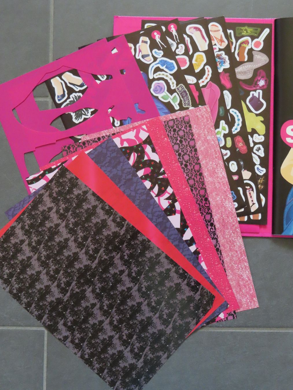Kit bricolage: 2x Model book /Mode-Designmappen ***NEU/NEUFS*** – Nuovo (secondo la descrizione) da Wallenried venduto da Asyano 7