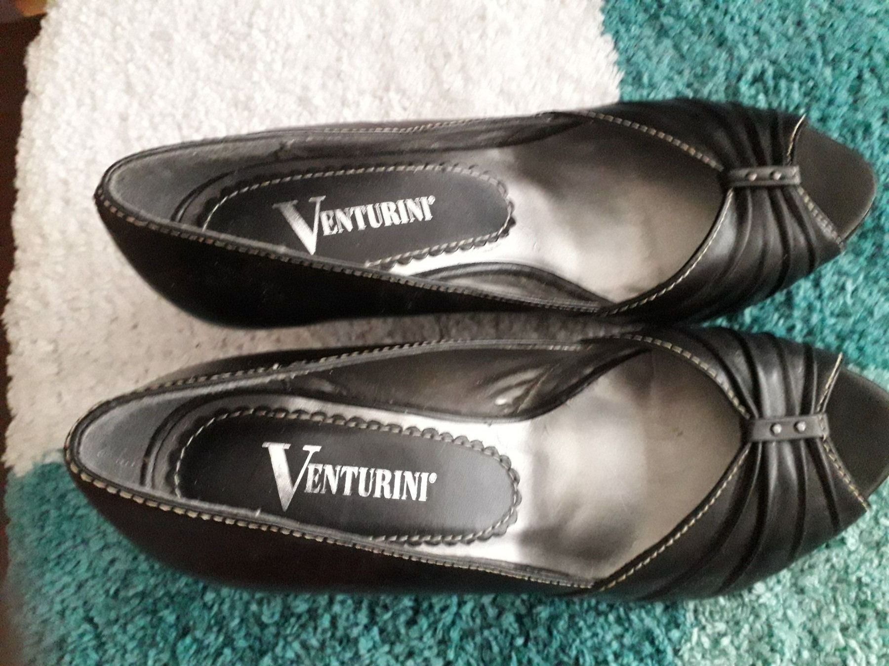Scarpe da donna: Schwarzer, eleganter Pump's Gr.37/38 – Usato da Niedergösgen venduto da Happy-7 1