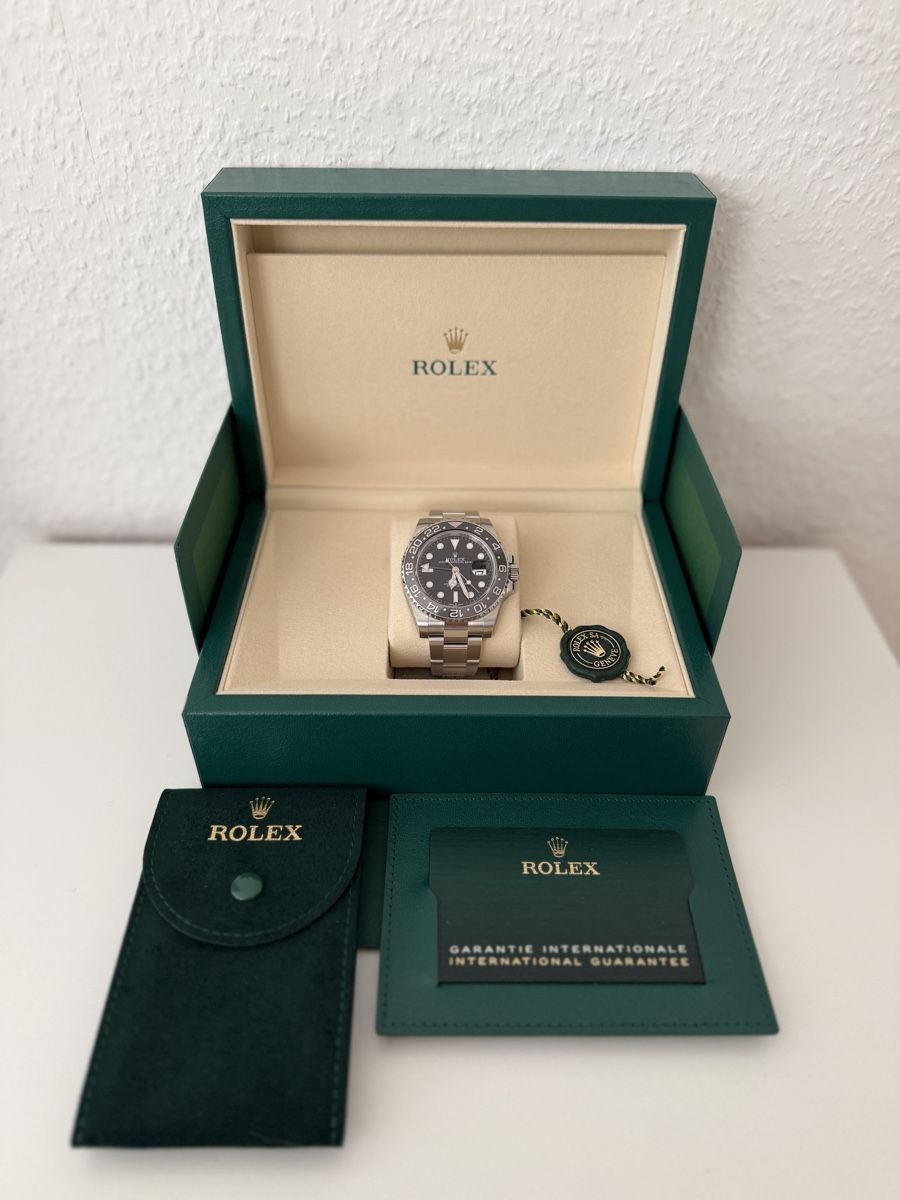 Rolex Orologi: Rolex GMT-Master 2 "Bruce Wayne" - 126710GRNR – Nuovo e nell'imballaggio originale da Luzern venduto da dal_wr89