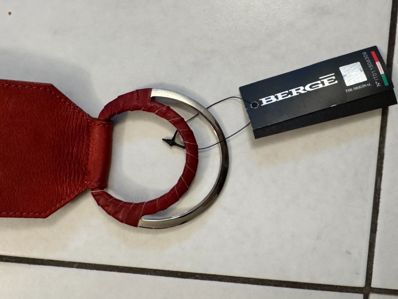 Ceintures: NEU: BERGE Guertel Gr. 75 - rot – Neuf avec emballage d'origine à Bad Ragaz par kpo_b7ph 1