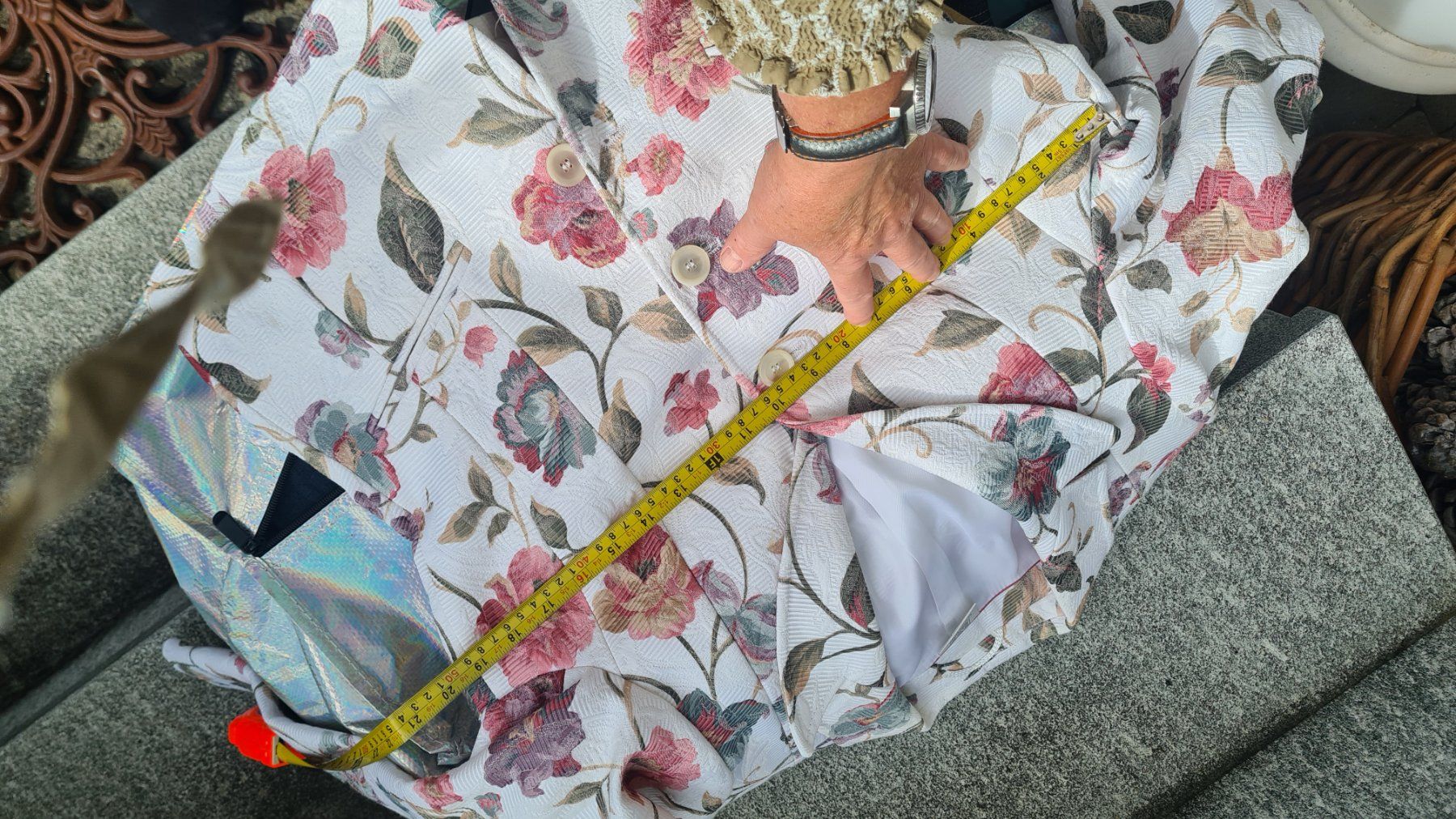 Madeleine Jacken: Madeleine Damen Blazer Gr.40/42 mit Blumenmuster – Gebraucht aus Dussnang von Mak13 8