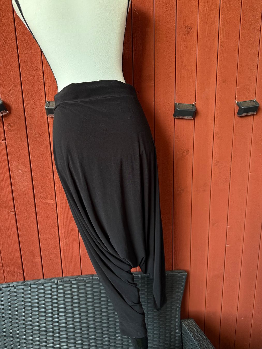 Pantaloni: Schwarze Hose – Usato da Riehen venduto da ann_76jw 3