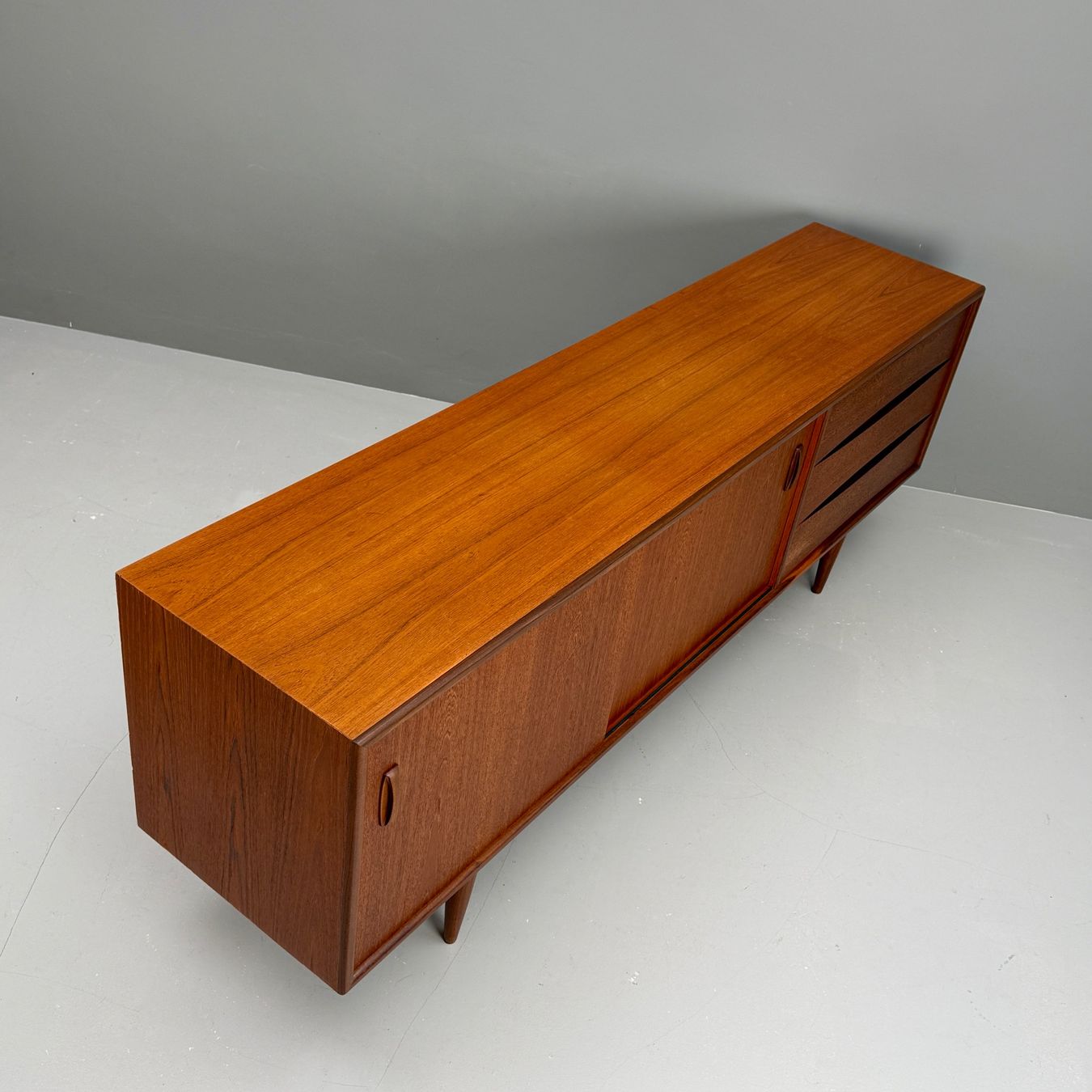 Pfister Büffets: Midcentury Teak Sideboard, CH – Gebraucht aus Uetikon am See von StudioVintage 9