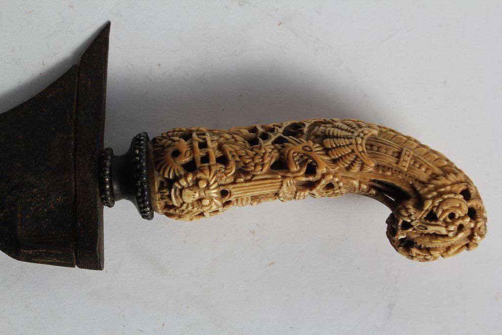 Tutti gli attrezzi: Ancien couteau malais Kriss – Usato da Vandoeuvres venduto da Dom-Tom 2