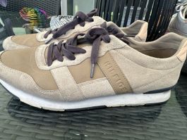 Tommy Hilfiger Sneaker Gr 45 Beige-Grau Top Zustand Frühling