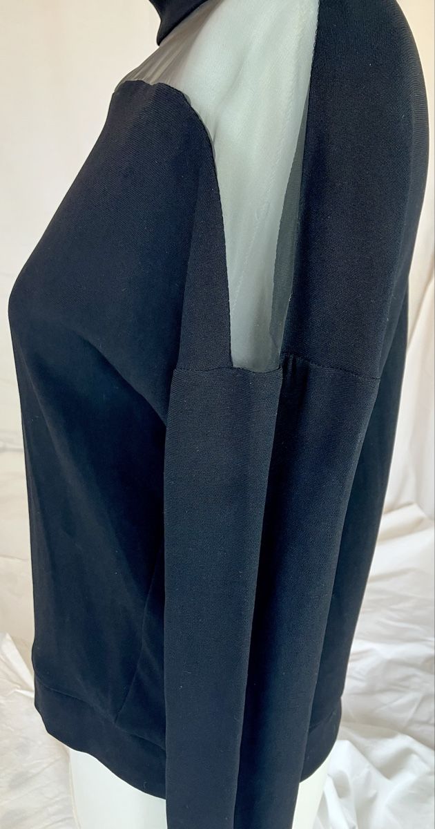 Maglioni & Felpe: Costume national Gr.34 – Usato da Mürren venduto da Ne-le 2