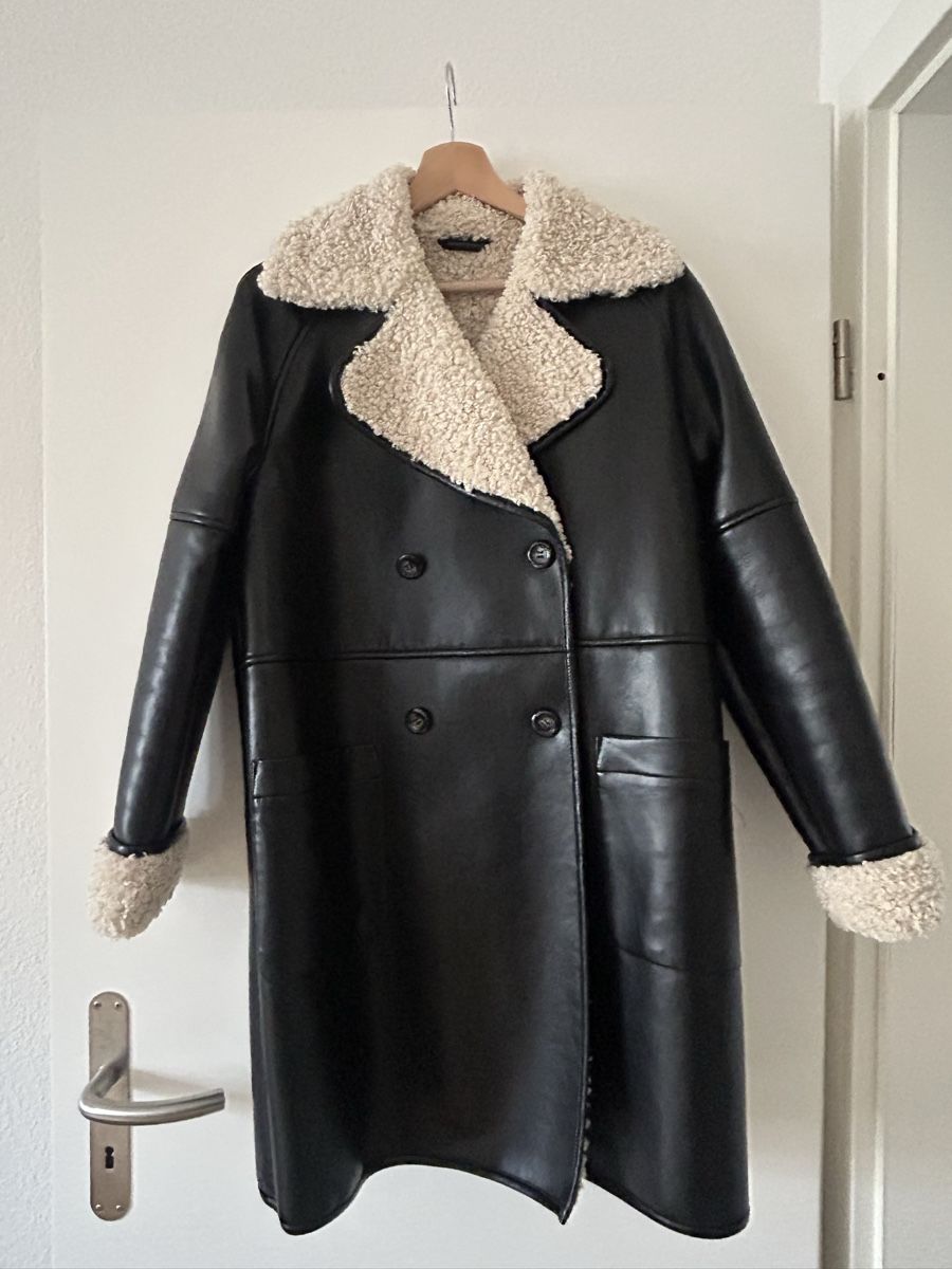 Sisley Cappotti: Sisley Wintermantel, Gr. 38, Lederimitat mit Teddyfutter! – Usato da Winterthur venduto da xua_r6vk