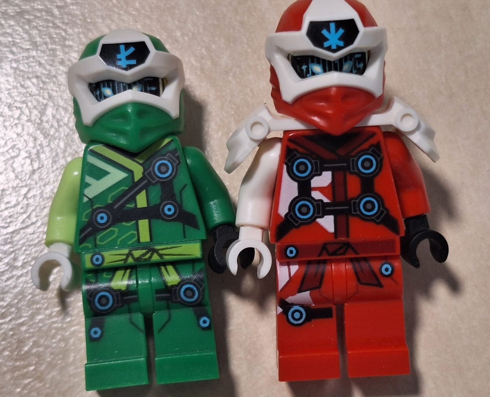 Lego Statuette: Lego Ninjago Digi Kai und Lloyd – Usato da Egnach venduto da sea_2zvc