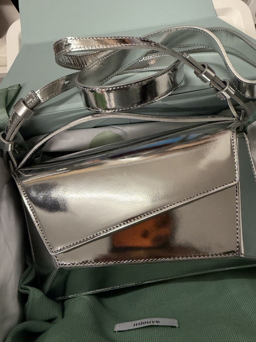 Borse da donna: Mlouye Small Naomi Mirror Tasche Silber – Nuovo (secondo la descrizione) da Reitnau venduto da MsTiff