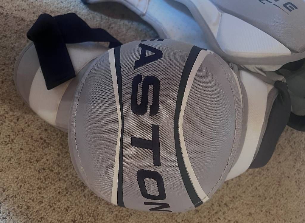 Protezioni & Imbottiture: EASTON Eishockey Oberkörper-/Brustpanzer – Usato da Volketswil venduto da igel33i 1