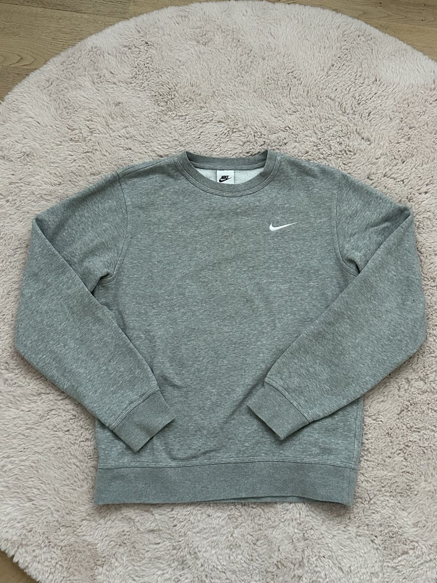 Nike Pullover & Sweatshirts: Nike Sweatshirt  – Neu (gemäss Beschreibung) aus Hombrechtikon von ann_tz72